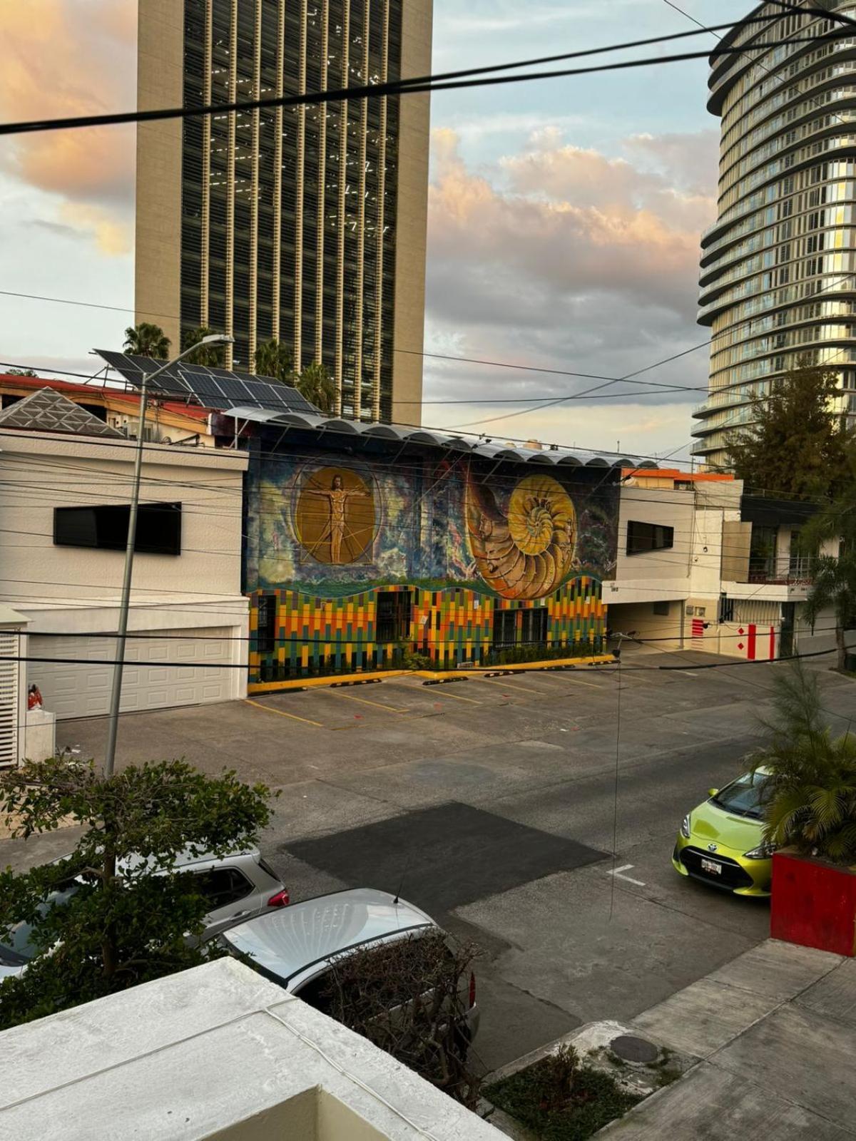 Urban Circunvalacion Guadalajara Exterior photo